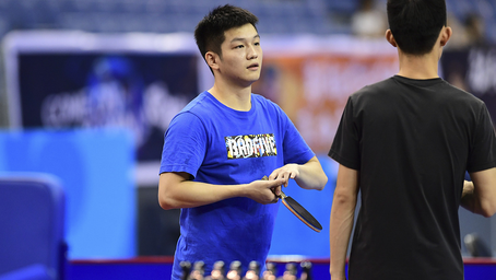 入世界主流 入世界主流