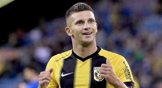 代运动员的 代运动员的