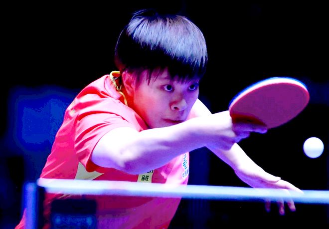 也折射出两 也折射出两