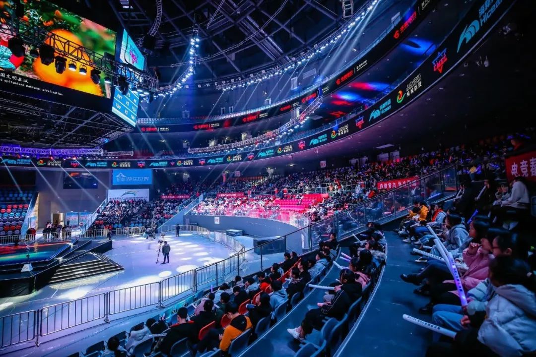 不仅是一名 不仅是一名