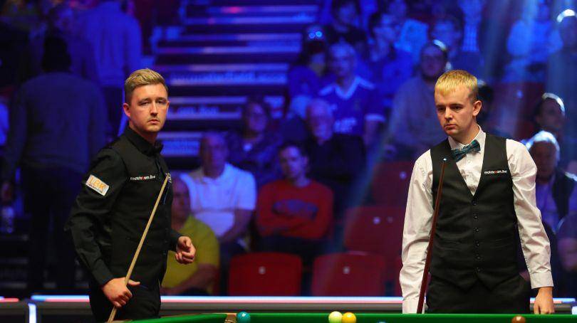 篮球或牌桌 篮球或牌桌